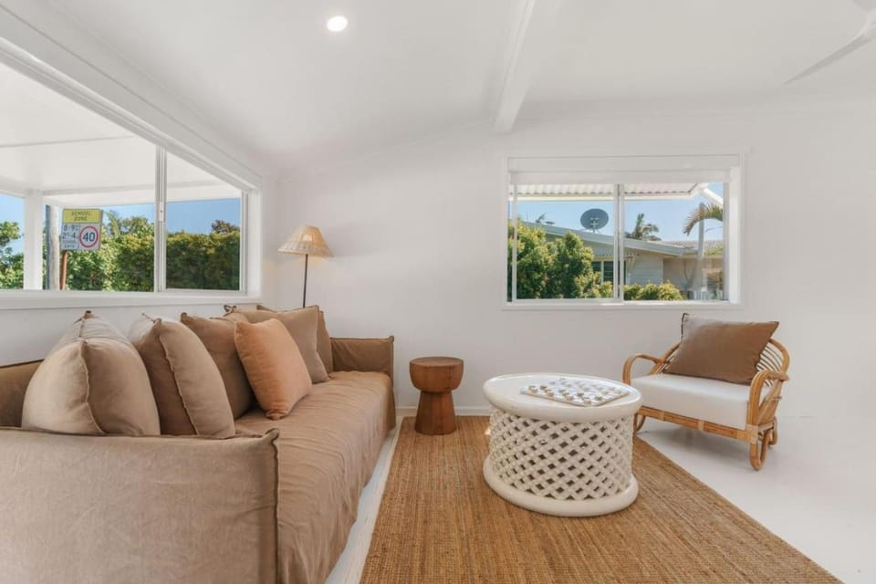 Sundaze at Fingal -Pet Friendly Beach cottage House in Fingal Head