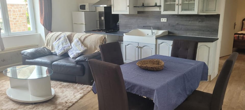 Kitchen or kitchenette, Living room, Dining area