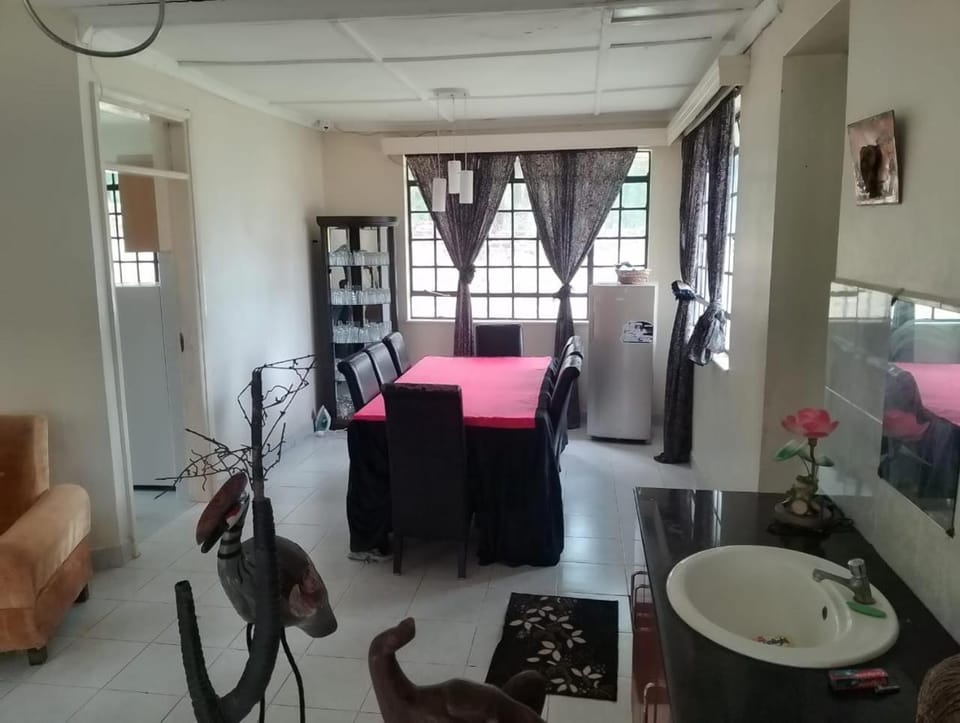 LOVELY ROADSIDE 3 BEDROOM HOME with WIFI AND BEAUTIFUL GARDEN House in Kenya
