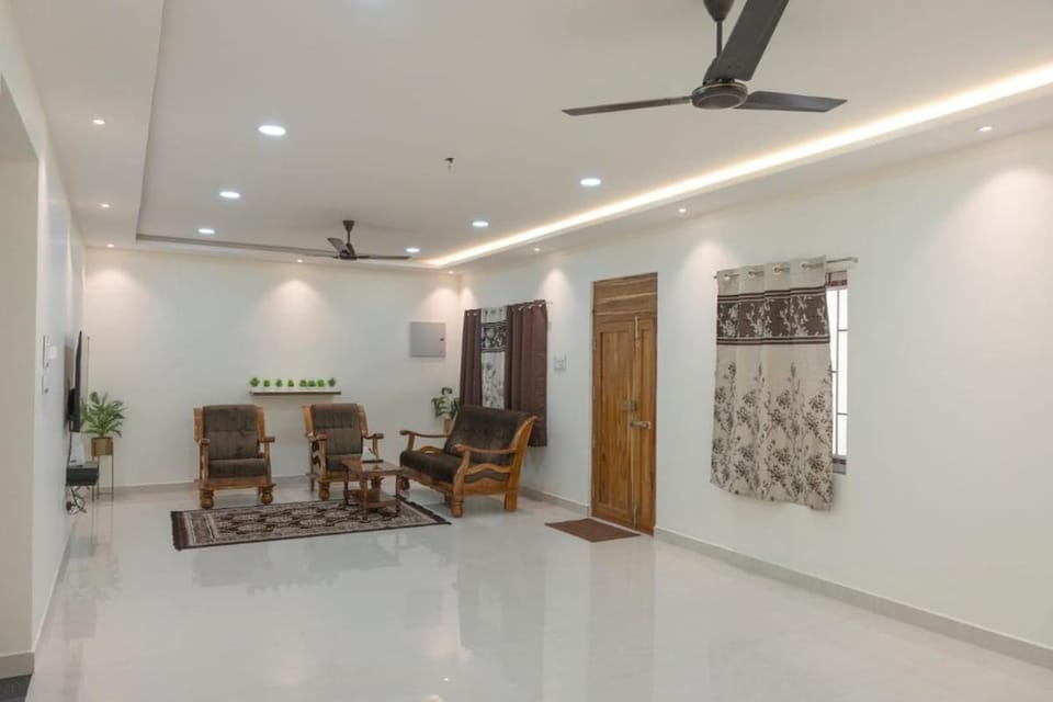 Quiet 3BHK Family Home Near Beach & White Town Villa in Puducherry