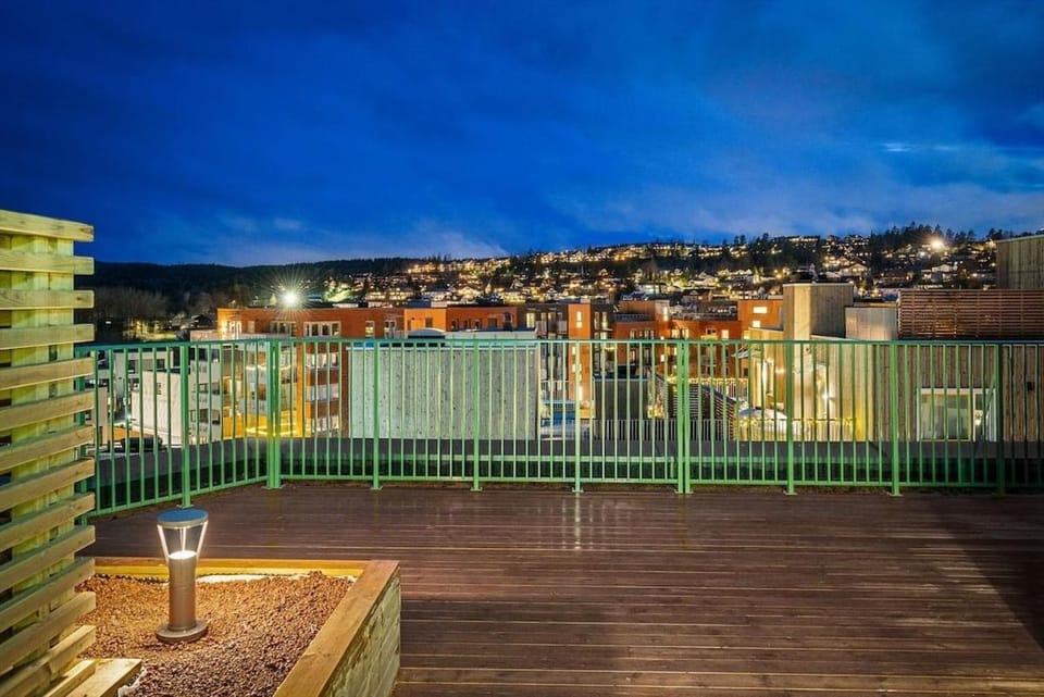 View (from property/room), Balcony/Terrace, Balcony/Terrace, City view