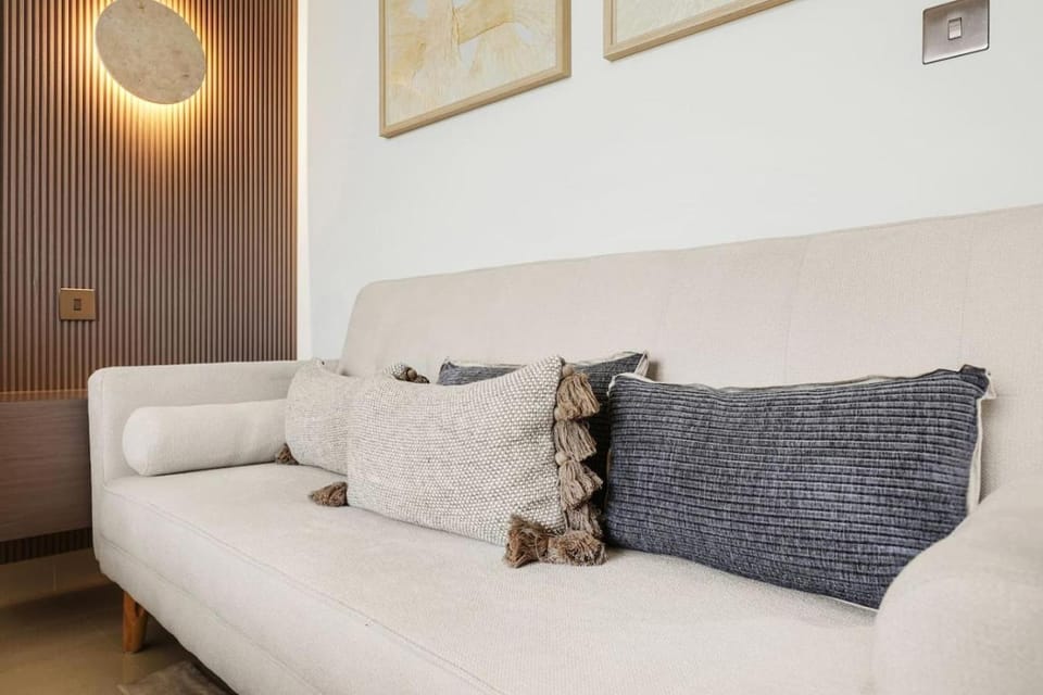 FIRST CLASS Studio Lavish Sea View Getaway Apartment in Ras al Khaimah