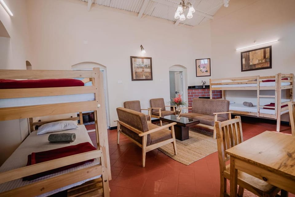 Living room, Seating area, bunk bed