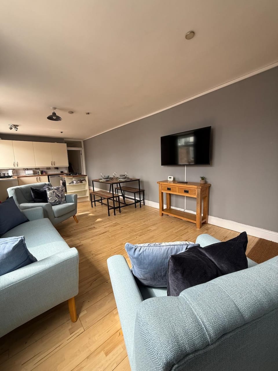 Sea View Flat - 3Bed2Bath in Central Whitley Bay Apartment in Whitley Bay