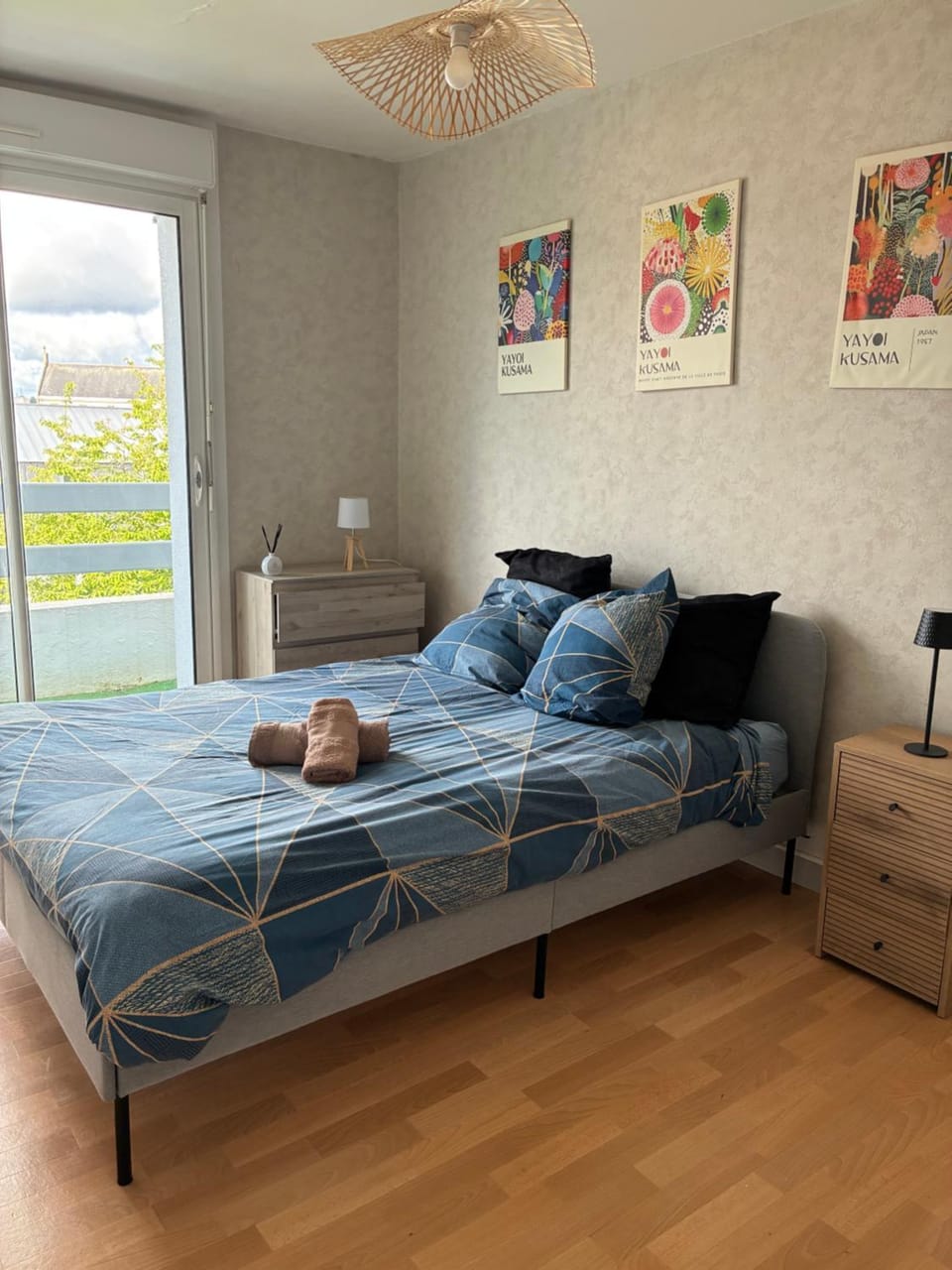 Bed, Photo of the whole room, Bedroom
