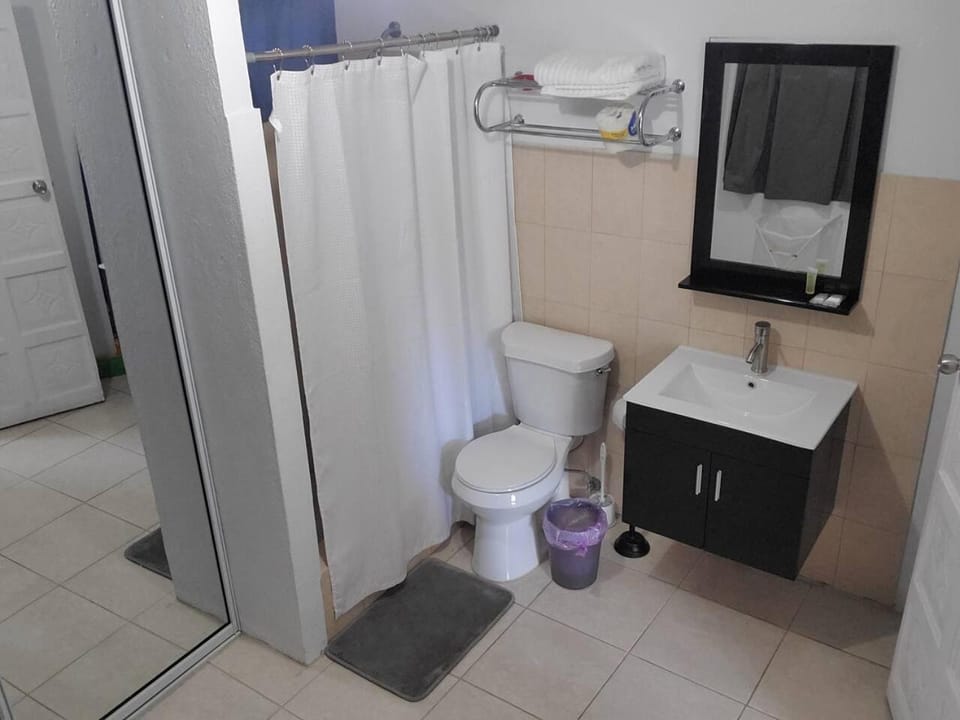 Above the Plaza 3 (A/C) 1 Full bed with kitchen Vacation rental in Rincón