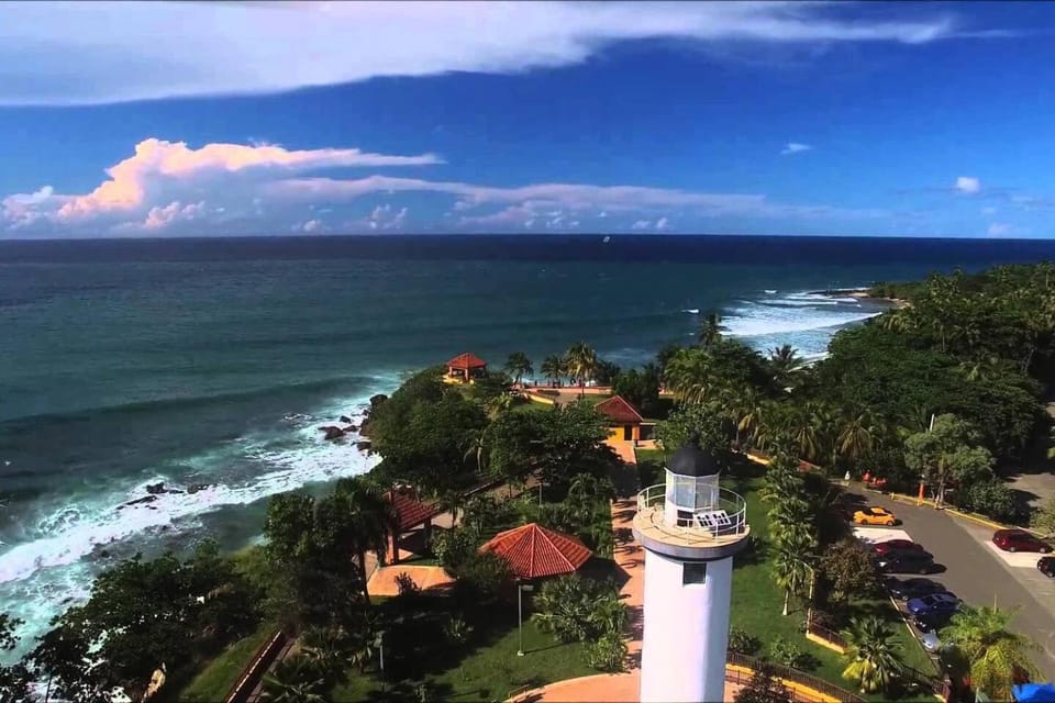Above the Plaza 3 (A/C) 1 Full bed with kitchen Vacation rental in Rincón