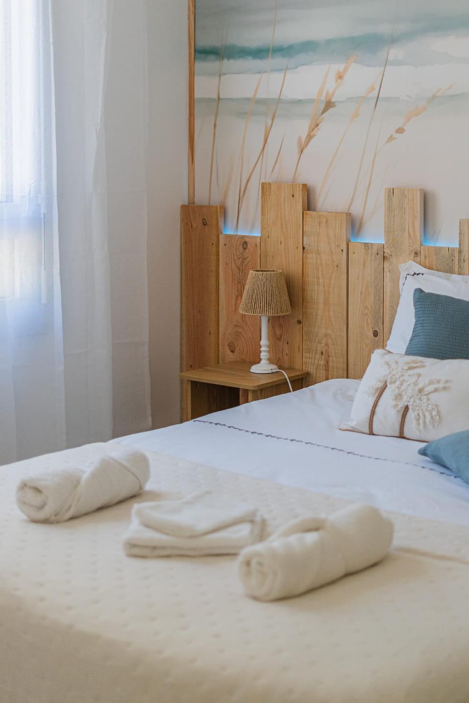 Bed, Bedroom, towels, wardrobe
