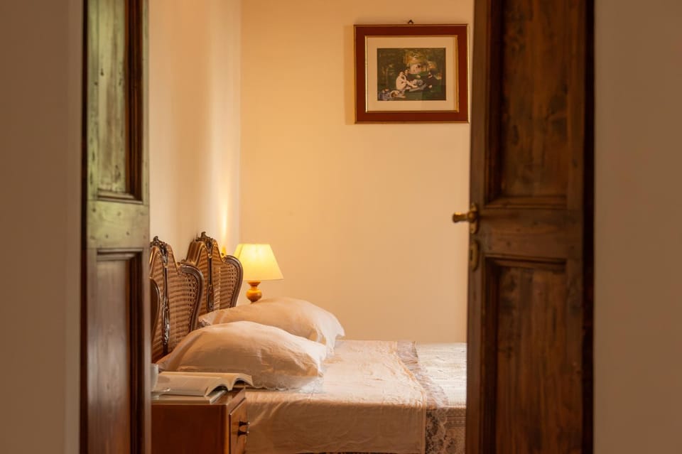 Bed, Photo of the whole room, Bedroom, heating