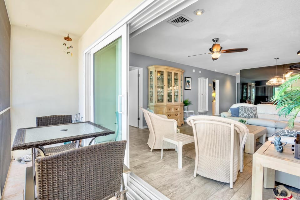 Lido Beach Oasis Apartment in Saint Armands Key