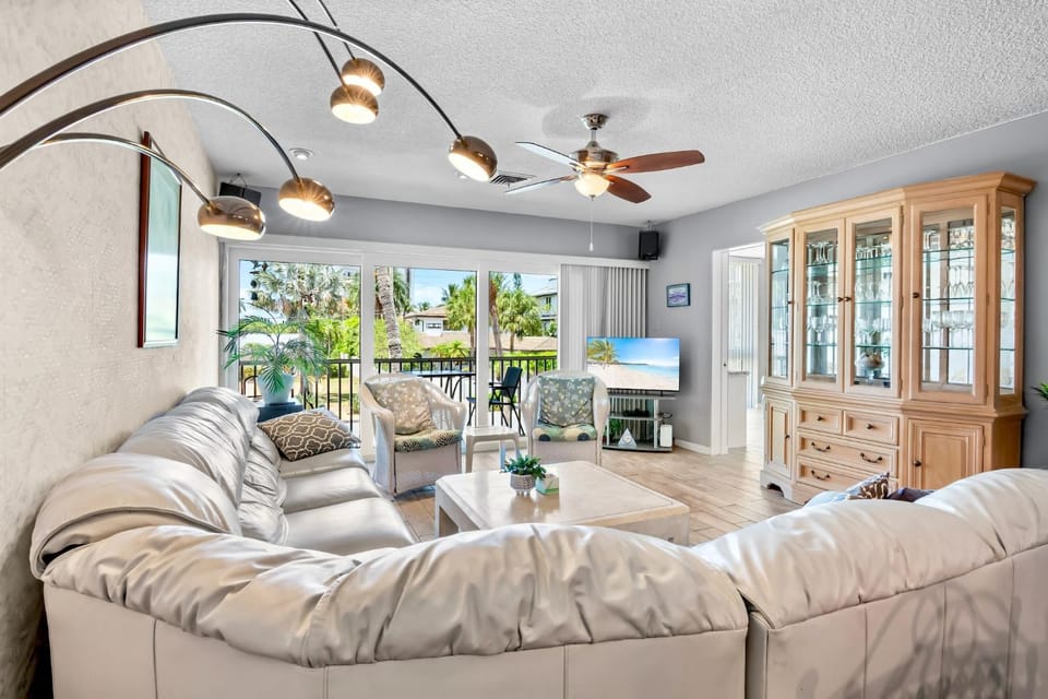 Lido Beach Oasis Apartment in Saint Armands Key