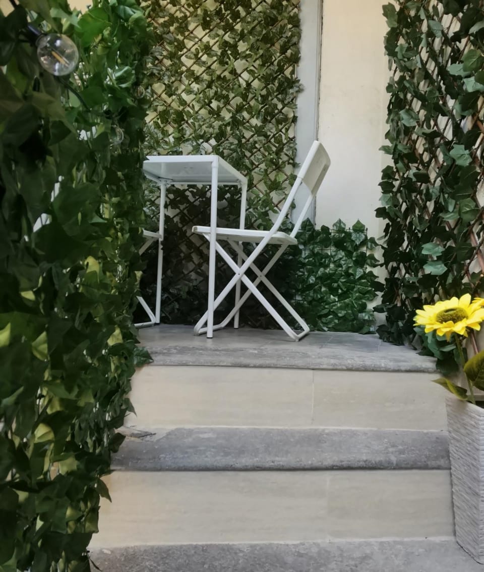 It's a Room Apartment in Como