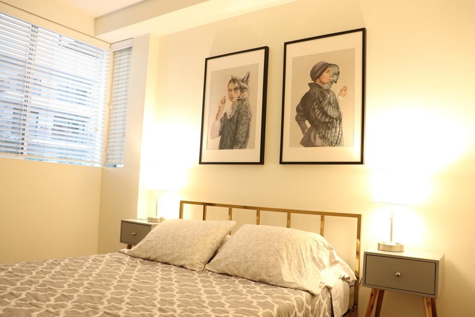 Heart of Santa Monica Free Parking Apartment in Santa Monica