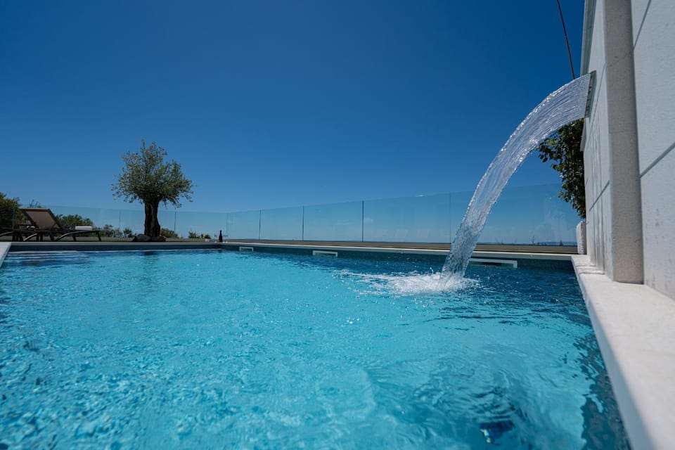 Pool view, Swimming pool
