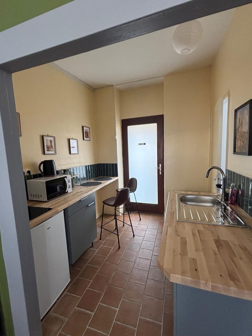 Kitchen or kitchenette