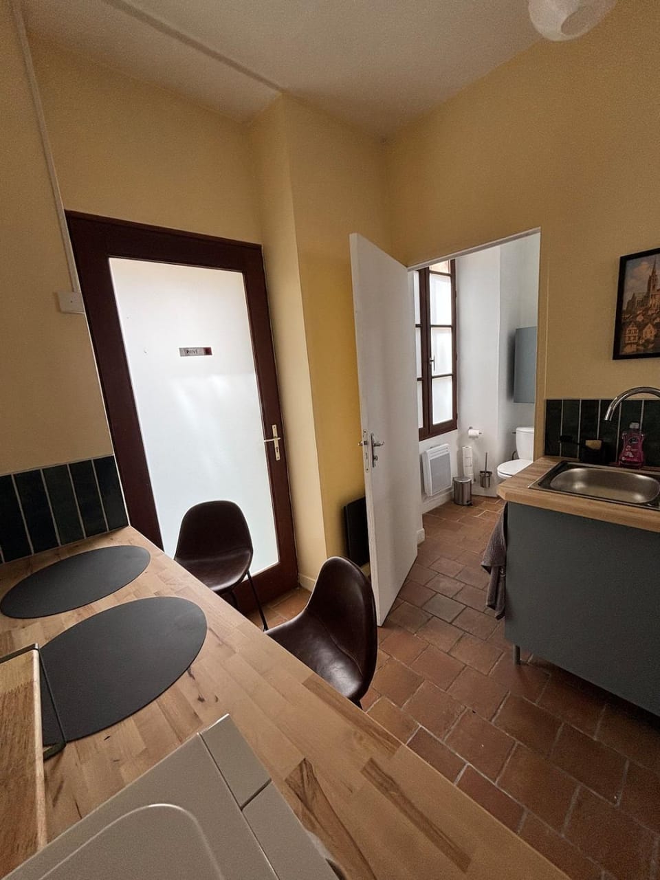 Toilet, Kitchen or kitchenette