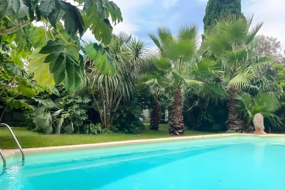 Property building, Swimming pool