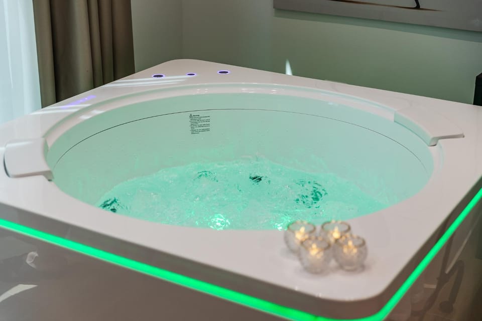 Via Mare Jacuzzi Suites by PS Hotel in Tirana County, Albania