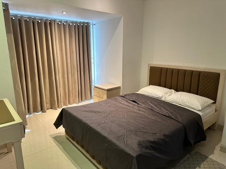 3 bed room furnished apartment in Bashundhara Apartment in Dhaka
