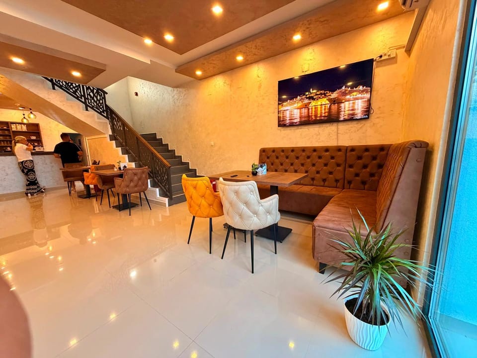 Property building, Seating area