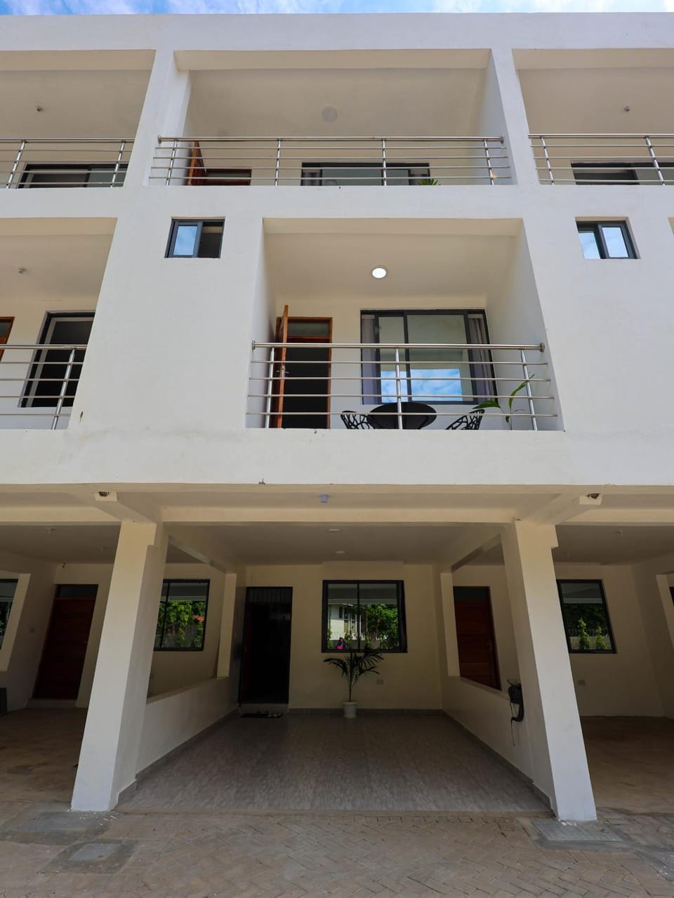 4 Bedroom Nyali -Mombasa Lizzy Residence - Serene, Self Check In, 10 Pax Max, Spacious , Fast WiFi, Near Mall , Near Beach Apartment in Mombasa County