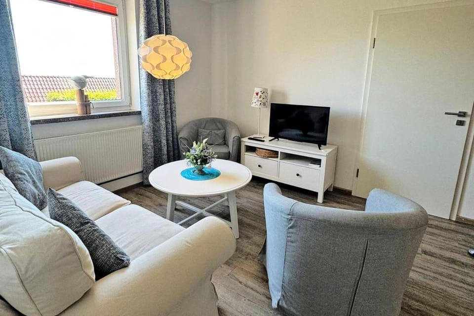Communal lounge/ TV room, TV and multimedia, Living room