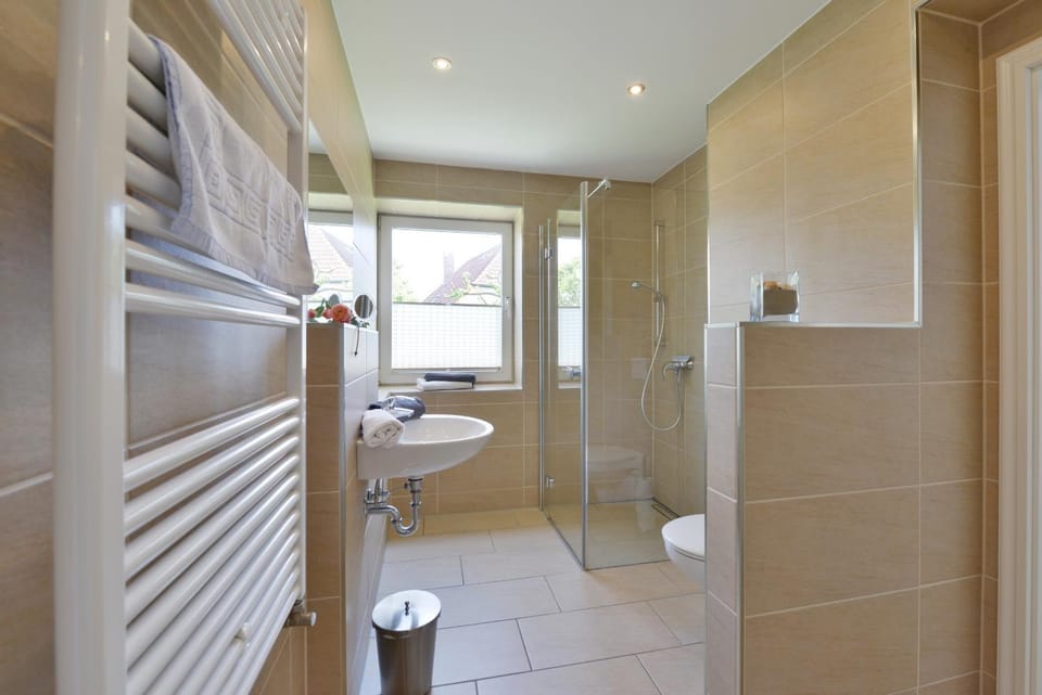 Day, Bathroom