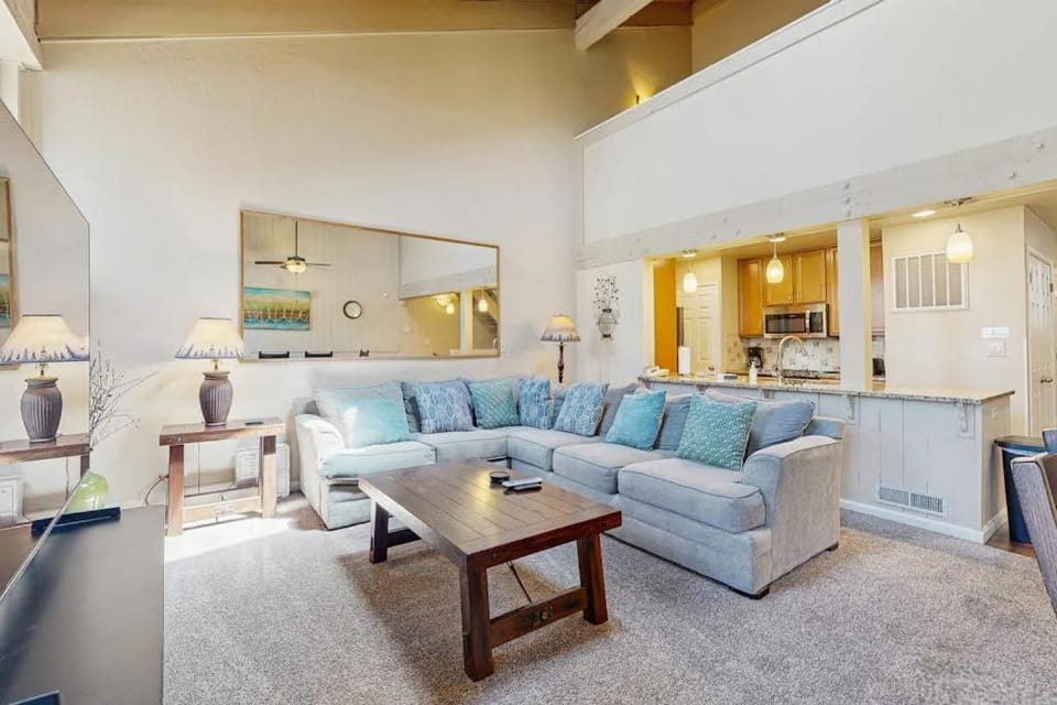 Lake View - 4 Bedroom 3 Bath with Loft Townhome House in South Lake Tahoe
