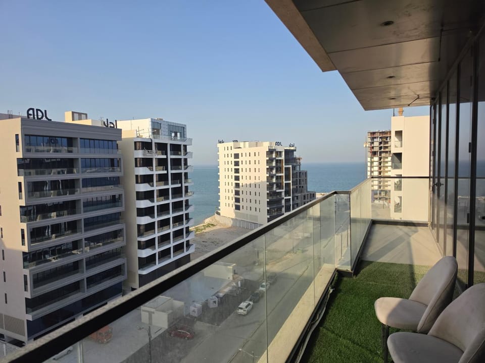 Day, View (from property/room), Balcony/Terrace, Seating area, City view, Sea view