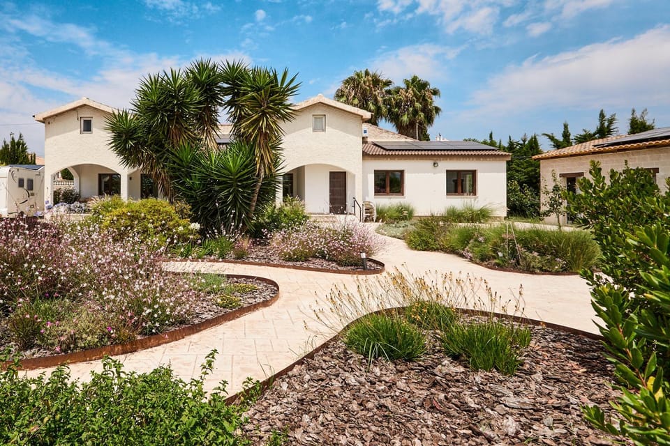 Property building, Garden