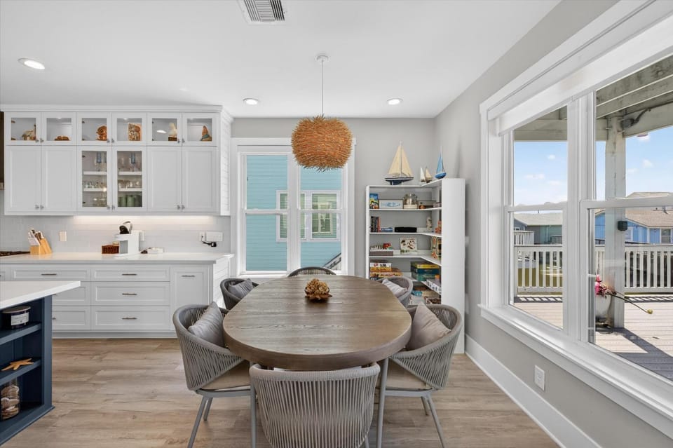 Day, Kitchen or kitchenette, Dining area, Dinner, kitchen
