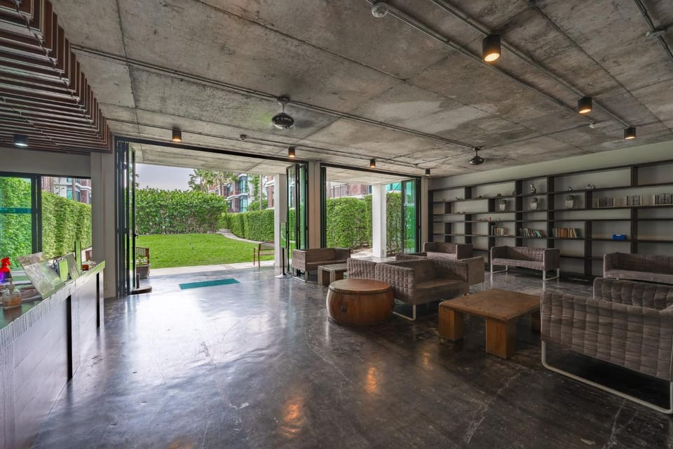 Communal lounge/ TV room