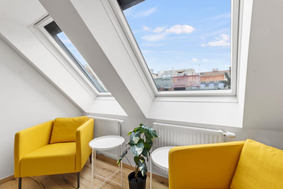 Terrace - 2-BR - Near Stadthalle and Metro U6 Apartment in Vienna