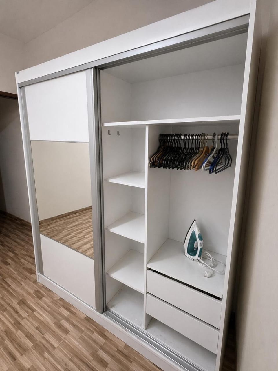 Quarto de Casal Plus - Casa compartilhada Bed and Breakfast in Contagem