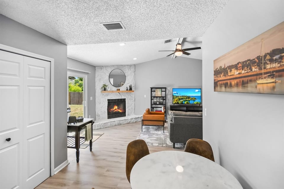 Mandarin Retreat - Entire Home House in Jacksonville