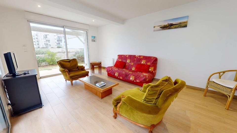 Communal lounge/ TV room, Living room
