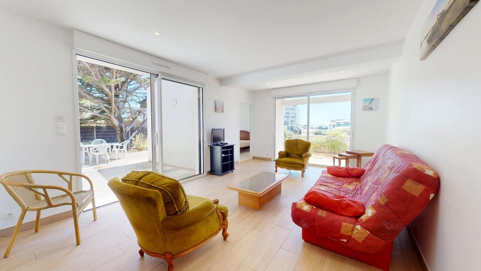 Communal lounge/ TV room, Living room