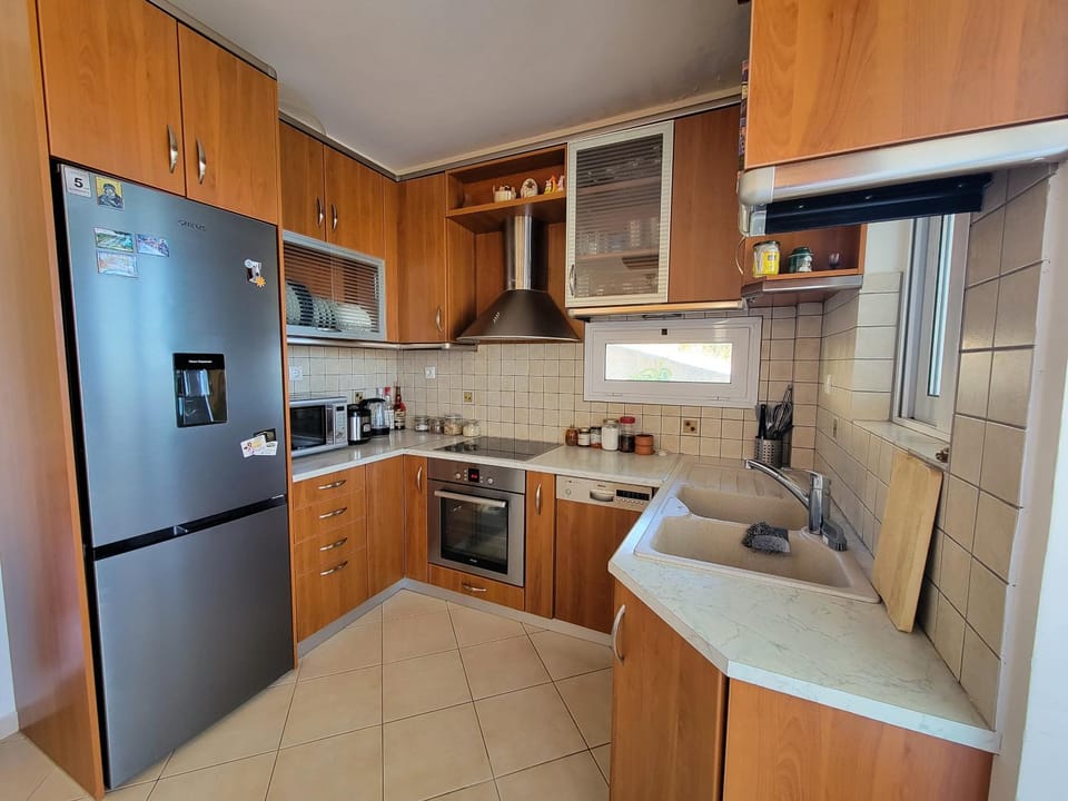 Kitchen or kitchenette, dishwasher, oven, stove, kitchen