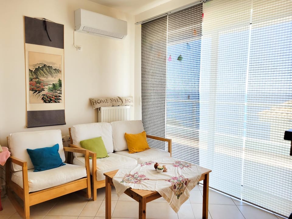 Living room, Seating area, air conditioner