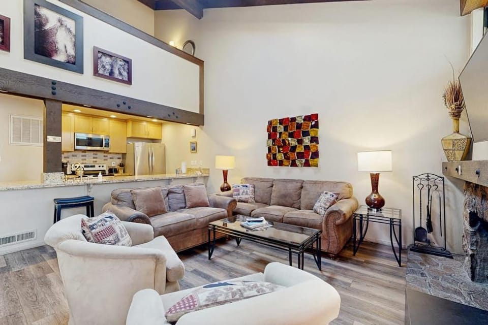 Spacious partial lake-view condo with beach access pool & hot tub House in South Lake Tahoe