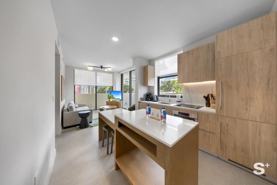 Kitchen or kitchenette, Living room