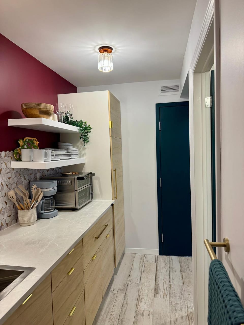 Kitchen or kitchenette