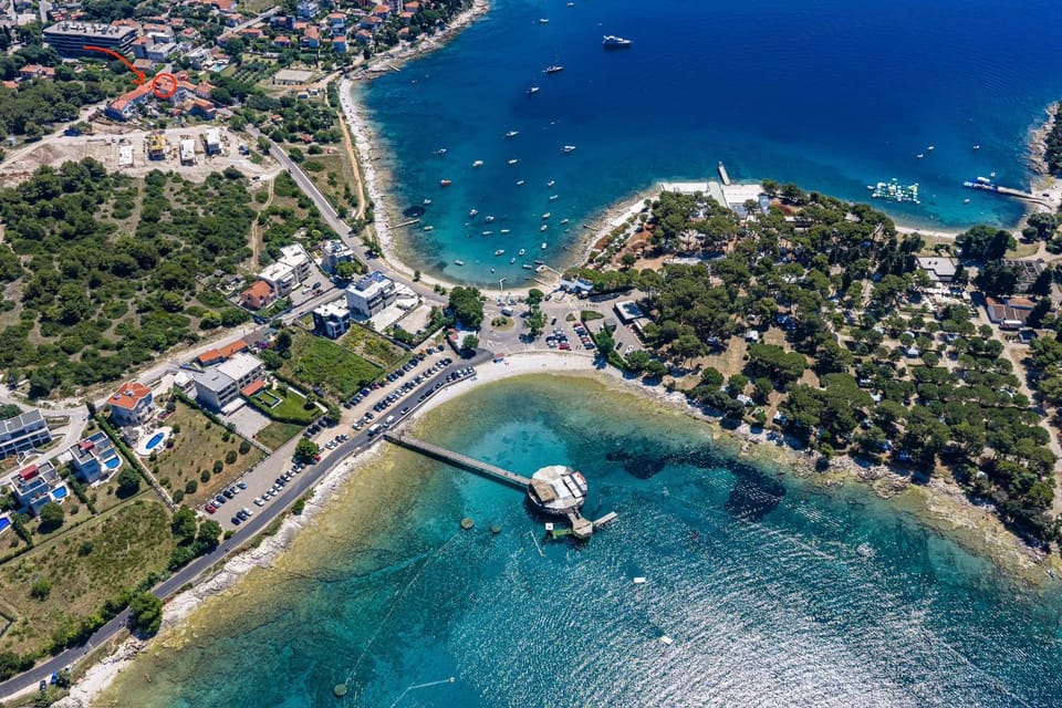 Nearby landmark, Day, Natural landscape, Bird's eye view, Skiing, Beach, City view, Sea view