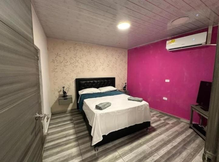 Apartaestudio con Aire Acondicionado Apartment in Honda