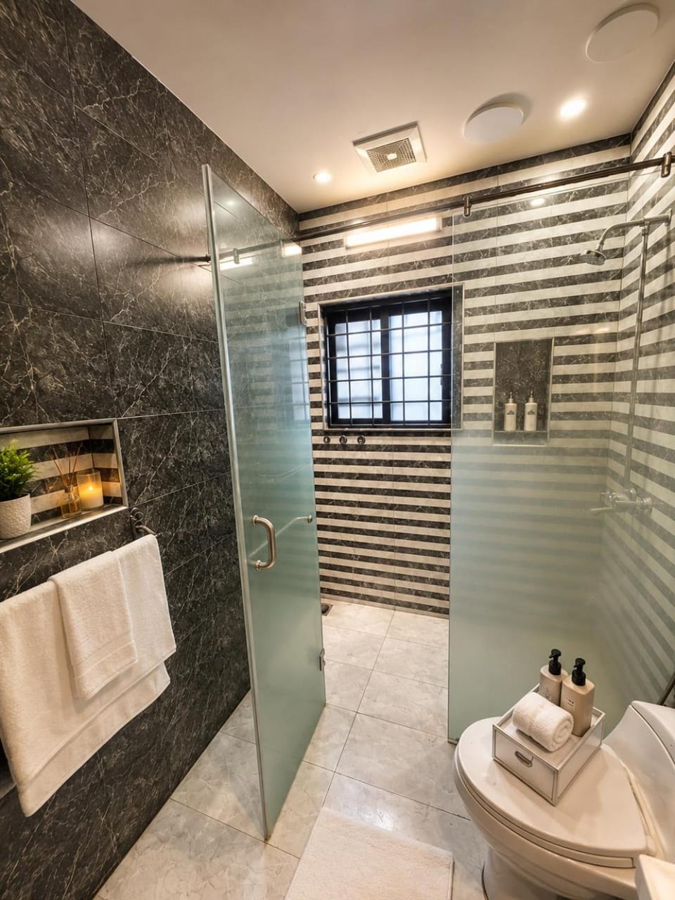 Shower, Toilet, towels