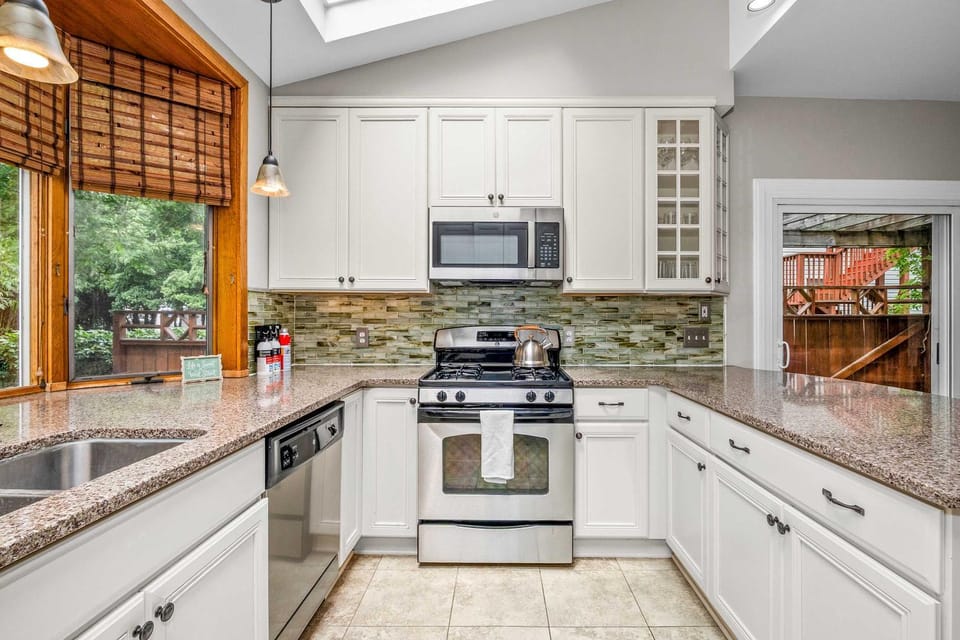 Historic Annapolis Home Walk to Downtown 3BR Apartment in Spa Creek
