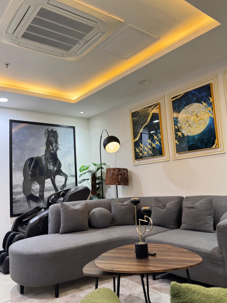 Living room, Seating area