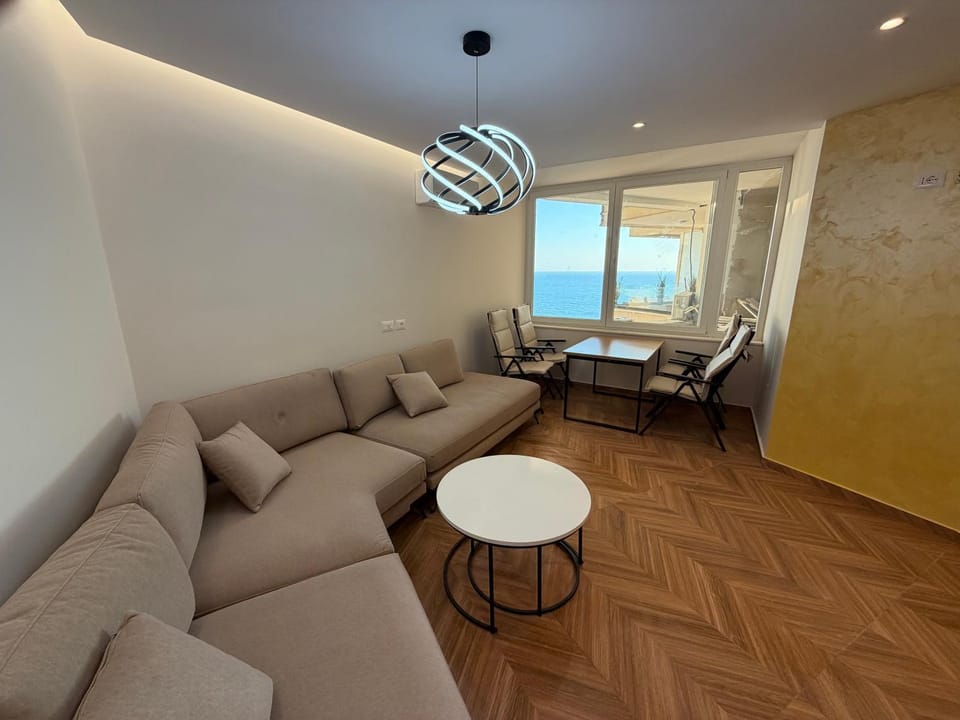 Living room, Dining area, Diving, Sea view, Sea view, Dinner, Dinner, Sunrise, Sunset