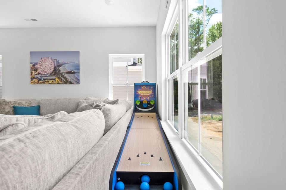 Boardwalk Bliss-2.5 Blocks to Ocean-Pet Friendly House in Myrtle Beach