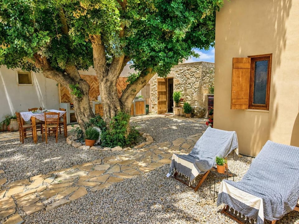 Haroupaki 5min to beach 1 BD 2PL 1BA House in Crete Region